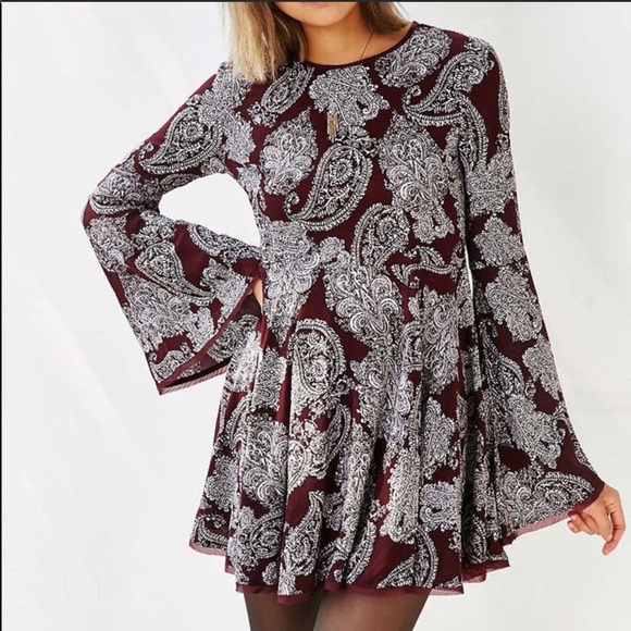 Ecote Sascha Bell sleeve Dress- Urban Outfitters - Picture 3 of 4